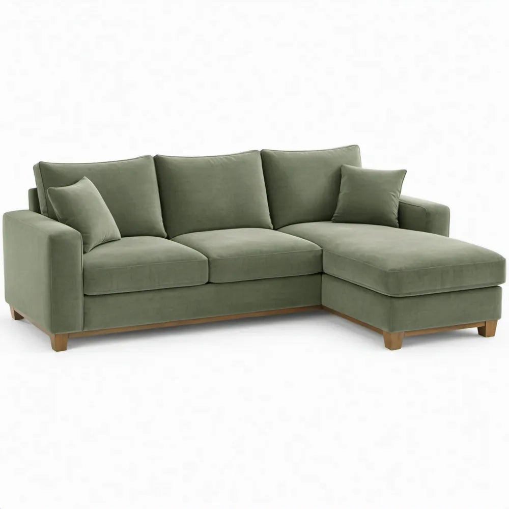 Olijfgroene hoekbank met chaise longue rechts, velours en houten poten, 240 x 150 x 85 cm