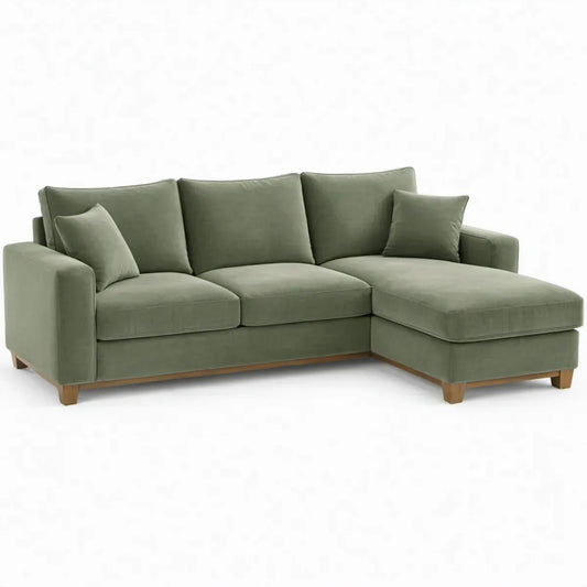 Olijfgroene hoekbank met chaise longue rechts, velours en houten poten, 240 x 150 x 85 cm